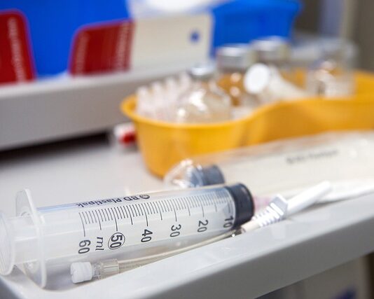 Biverkningar av Pfizer/Biontechs coronavaccin Bild från Pixaby